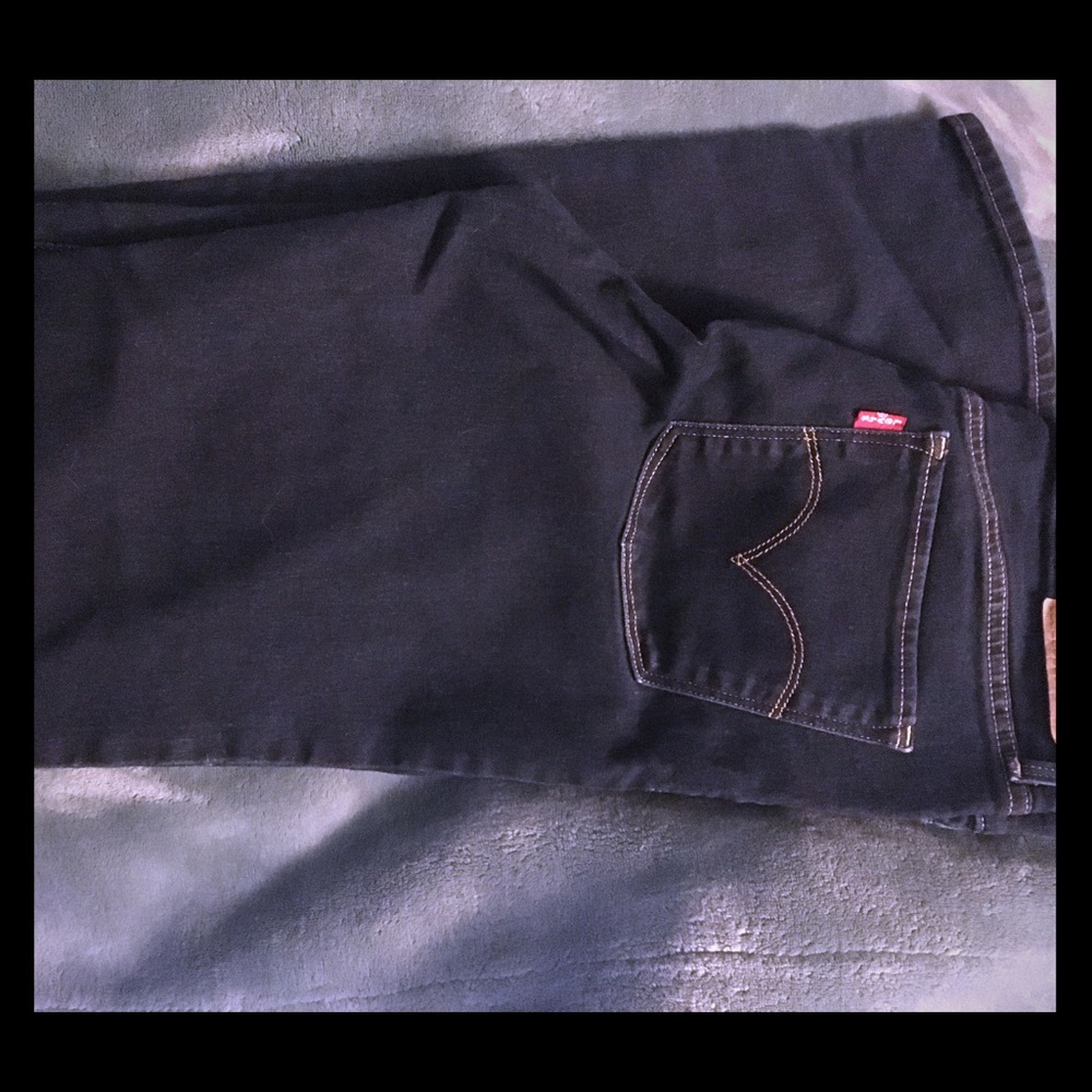 Levi’s 312 shaping slim jeans